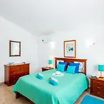 Ushuaia By Algarve Vacation ギーア